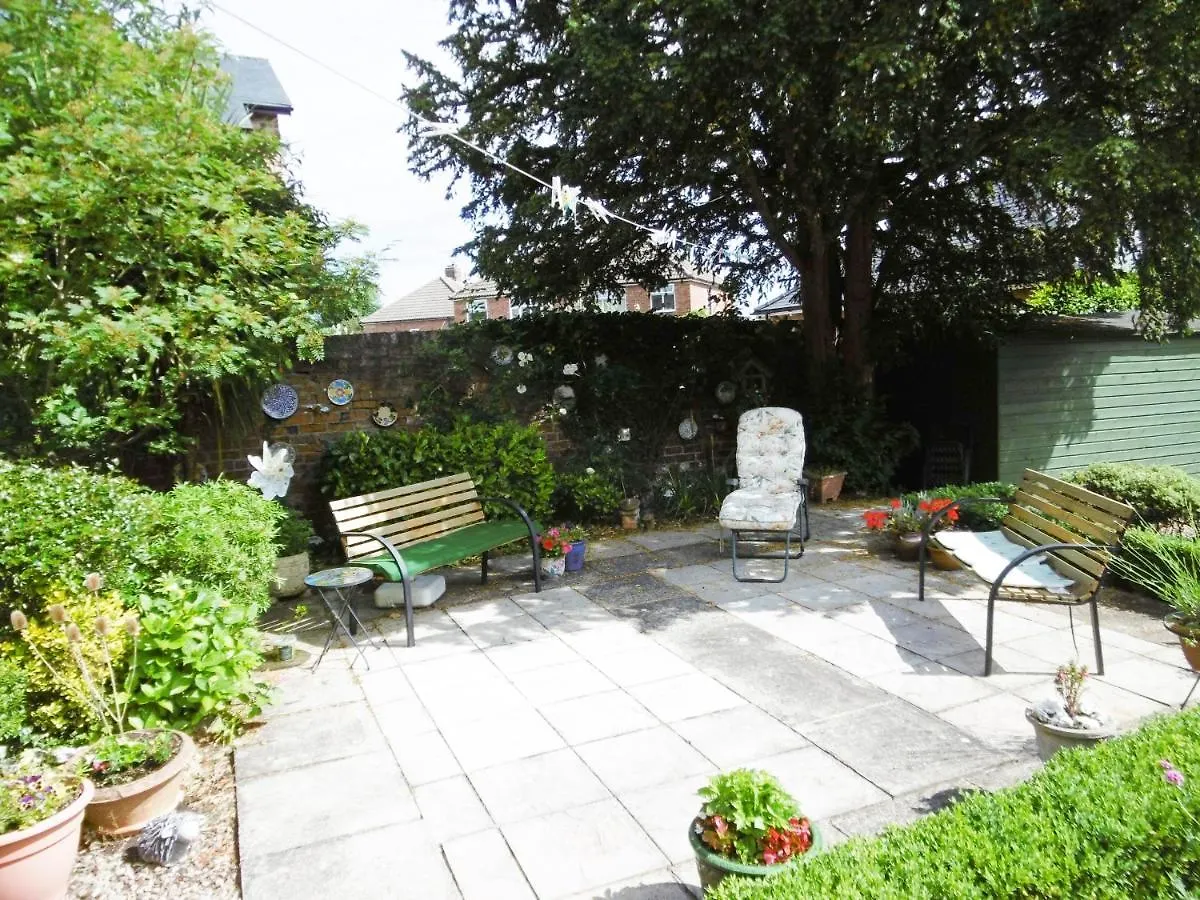 מלון יורק Adams House בית הארחה